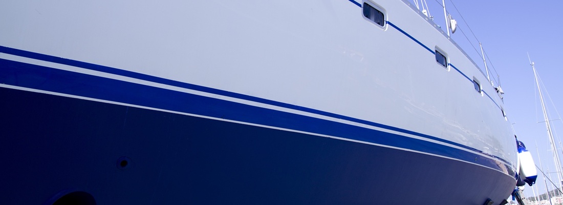 Schlichte und elegante Zierstreifen auf einem Boot, ideal für maritime Dekoration in Lüneburg und Umgebung